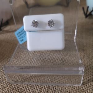 NWT 925 Sterling Silver 1.50 CTW Moissanite Stud Earrings